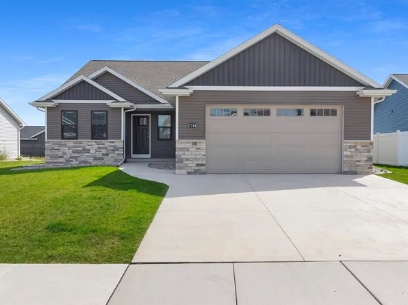 1744 Patriot Way, Neenah, WI 54956