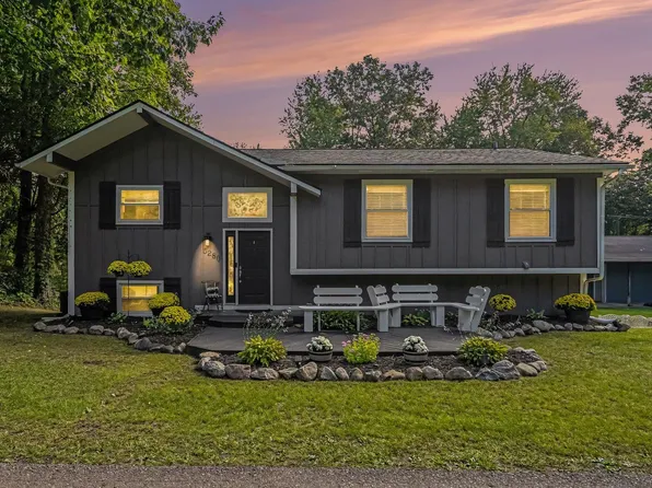 5280 Crestover, Pinckney, MI 48169