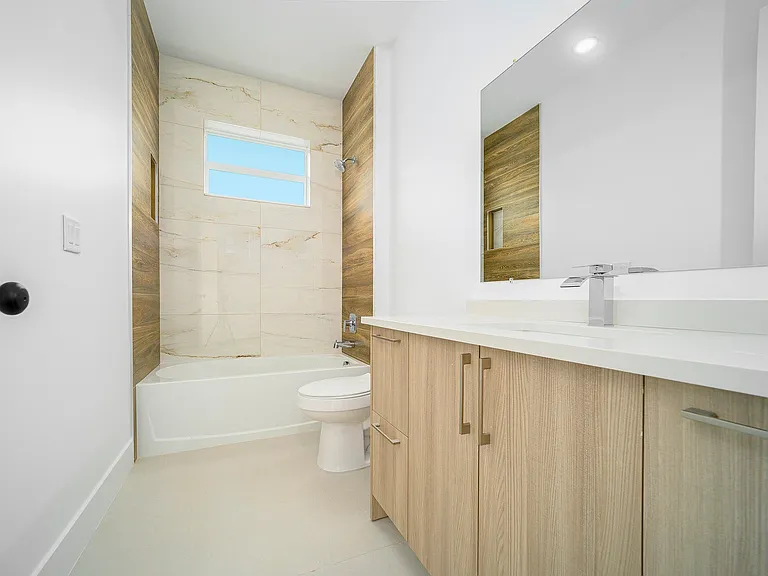 15261 Brainbridge Cir — Photo 16
