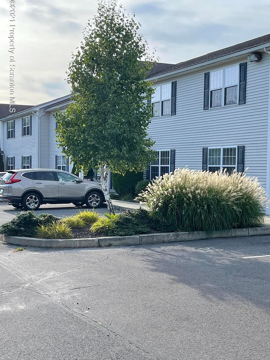 Building Photo - 652 Marion Ln