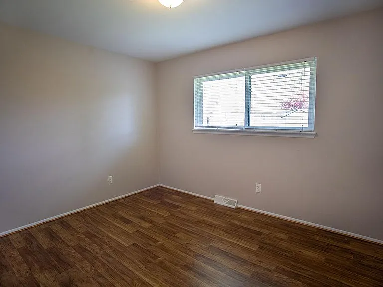 35470 Dearing Dr — Photo 10