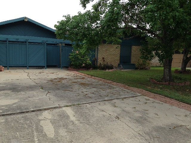 1st image of 165 Sugar Tree Ln