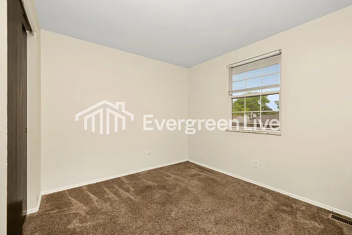 8346 Eagle Pass Dr — Photo 12
