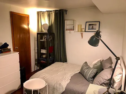 Rented by Alexiou Realty | media 1