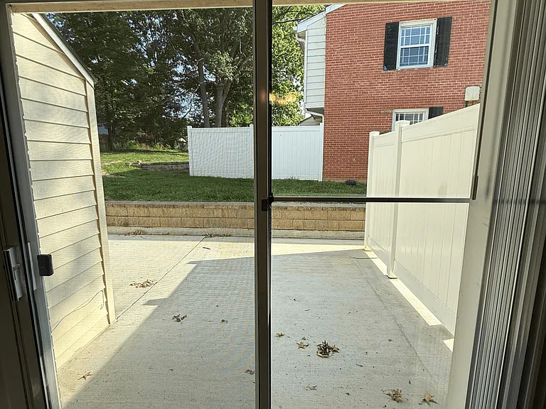 Longview — Photo 106