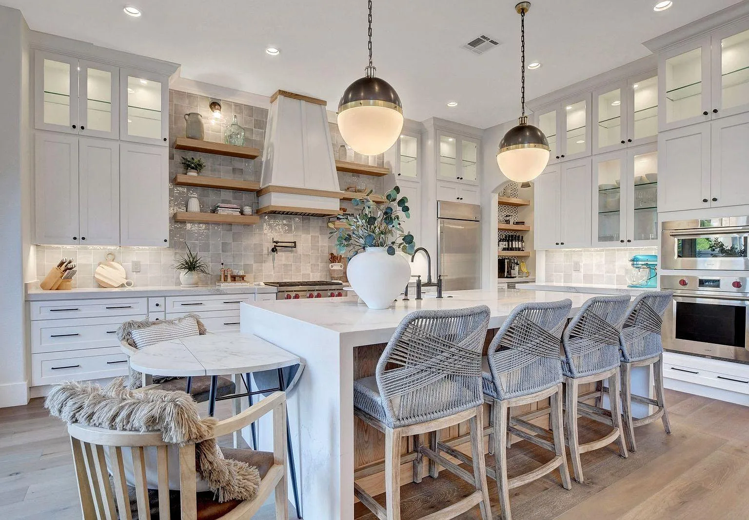 308 Round Stone Ct — Photo 1