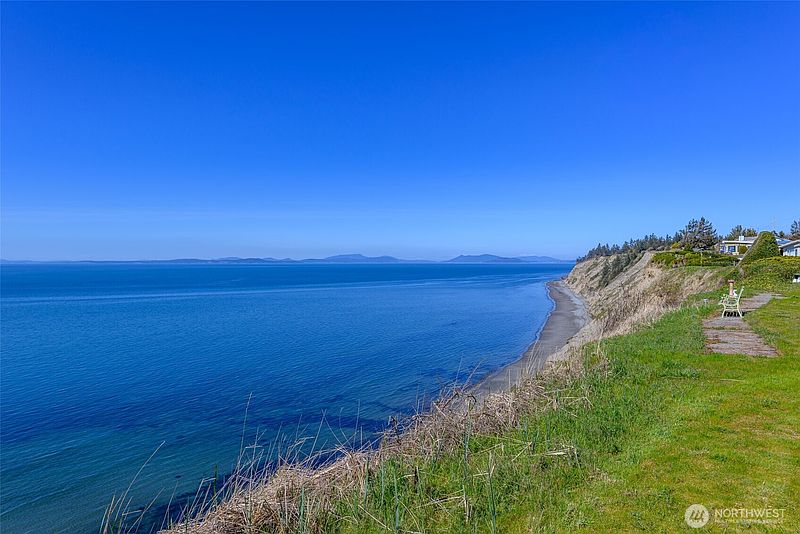 4th image of 1889 West Beach Road