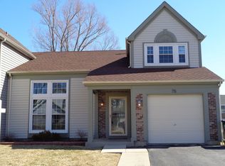 75 Summerhill Dr, Mundelein, IL 60060