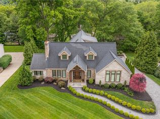2293 Country Club Dr, Pittsburgh, PA