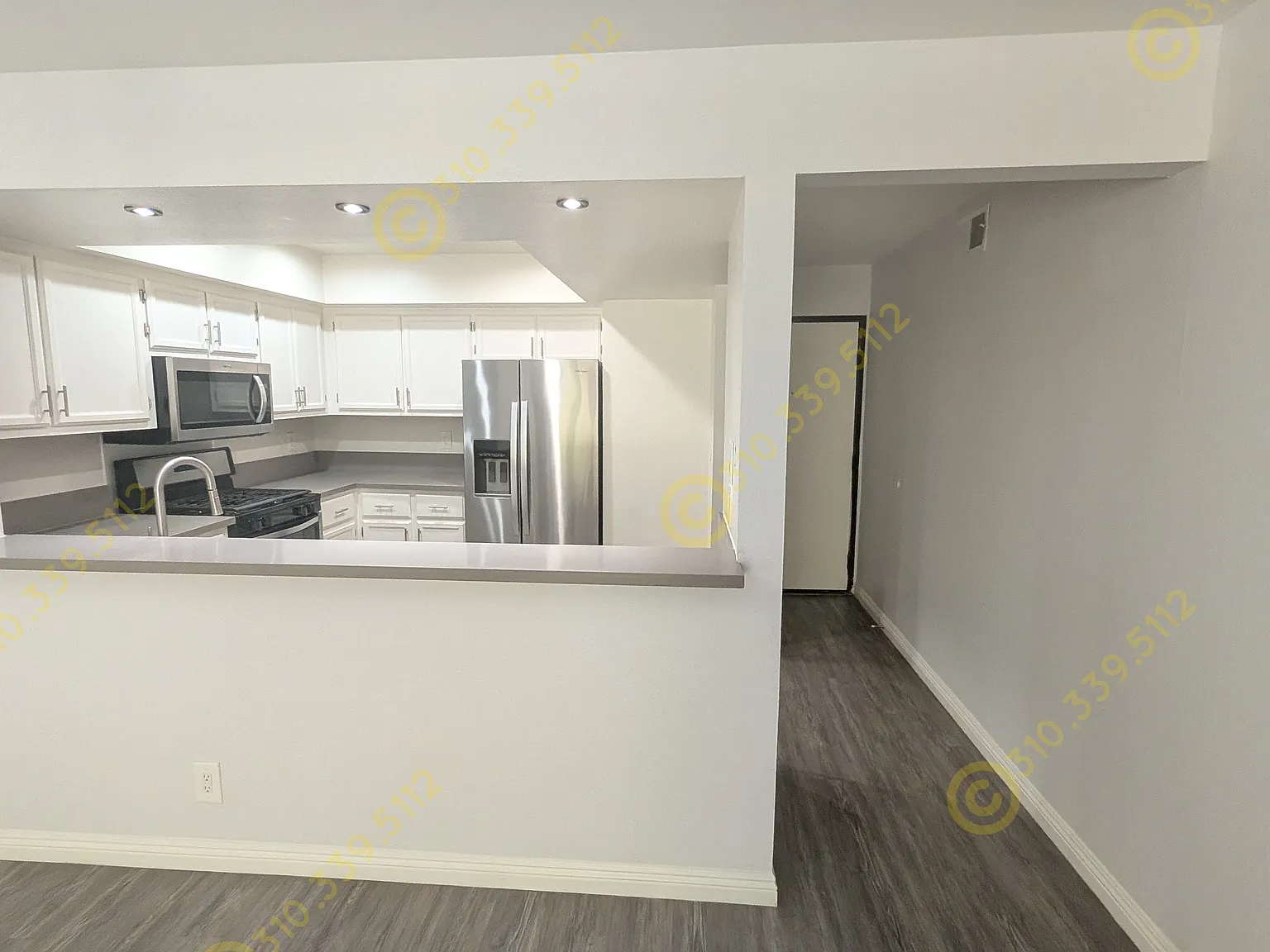 2 bed, 1001 sqft, $2,600 — Photo 3
