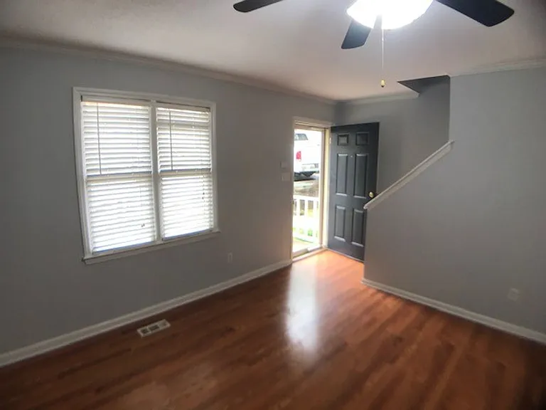 6749 Chauncey Dr — Photo 2