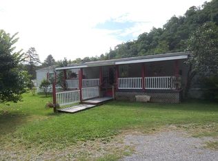 123 Maplewood Ln, Jersey Shore, PA 17740