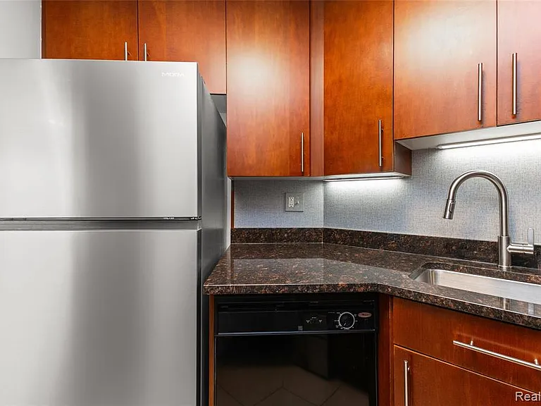 1001 W Jefferson Ave #7G — Photo 25