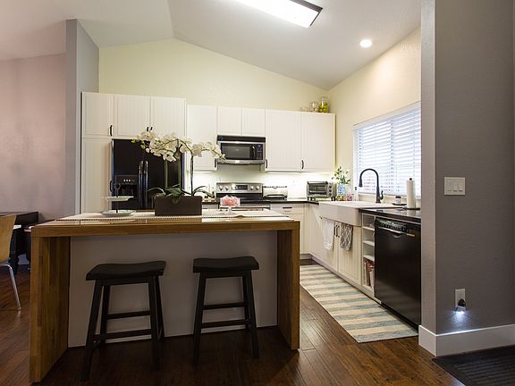 5th image of 1623 Orchid Dr