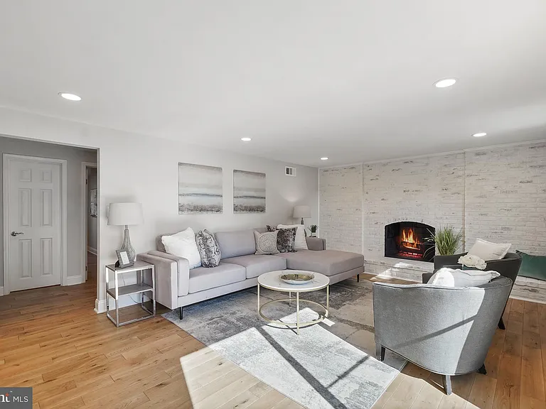 12301 Espalier Pl — Photo 14