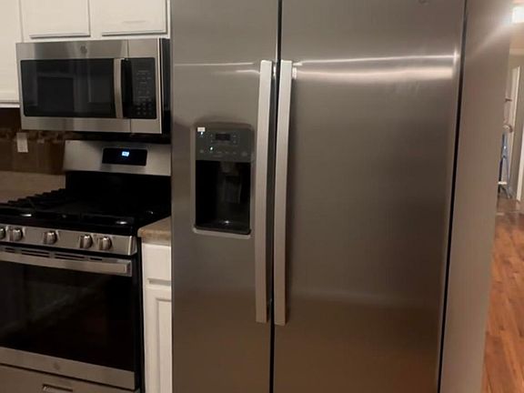 Well maintained kitchen appliances