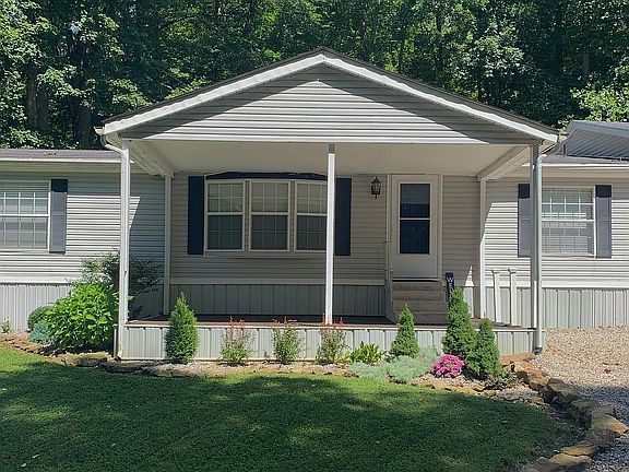 House for sale in Bainbridge