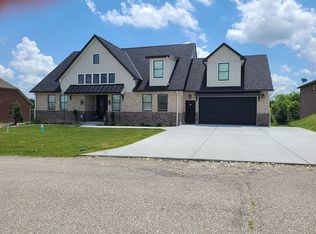 99 Oakmont Ct, Lawrenceburg, IN 47025