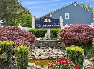 100 Baker Ct Unit 118, Island Park, NY 11558