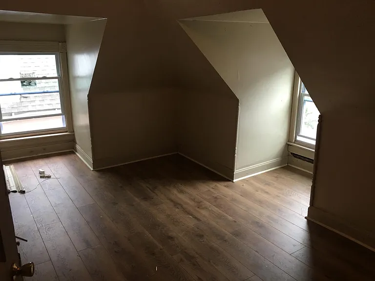 5th upstairs bedroom