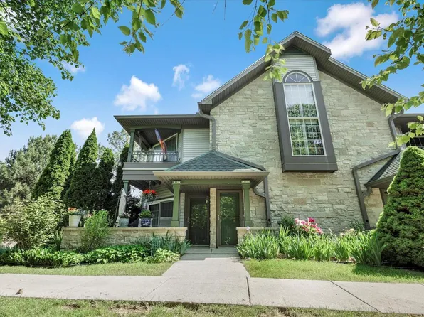 9260 West Kelly PLACE, Hales Corners, WI 53130