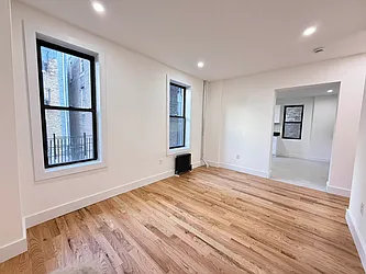 29 Cornelia Street #Y image 1 of 15