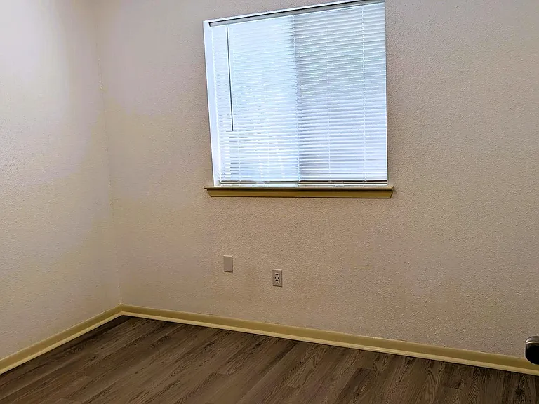 3102 E Heatherock Cir — Photo 15