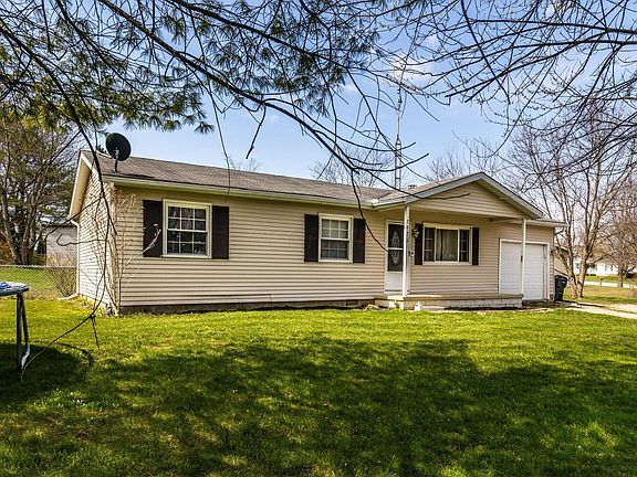 3rd image of 2976 Pleasant Dr NE