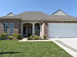 411 Sandy Bay Dr, Broussard, LA 70518