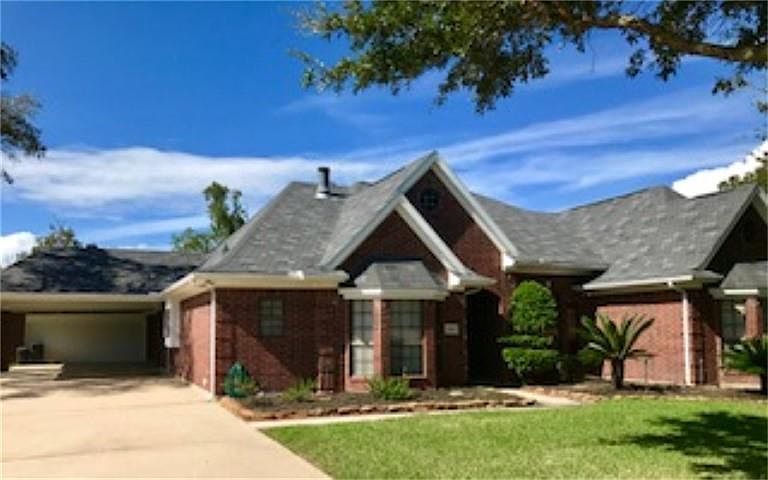 1st image of 305 River Oaks Dr