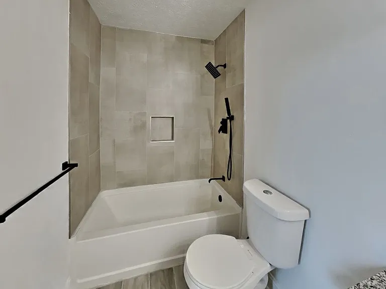 4000 Moore Creek Dr — Photo 14