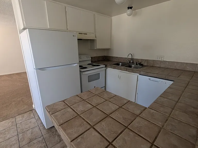 1054 S Magnolia Ave #8 — Photo 11