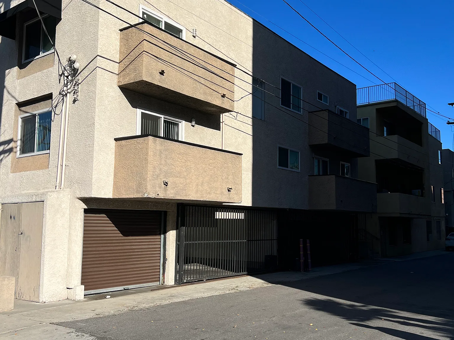 15156 Moorpark St — Photo 3