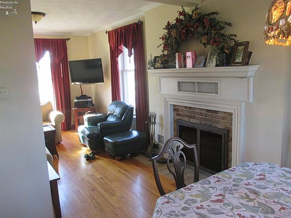 5th image of 1813 Lake Forest Dr