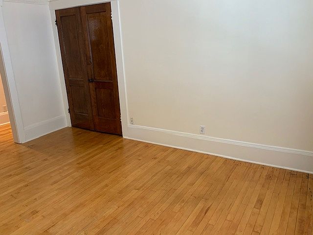 Main living room - view 3