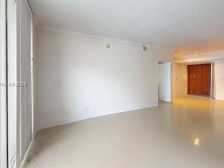2000 N Bayshore Dr #1509 — Photo 3