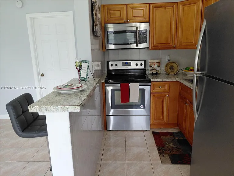 1433 SW 24th Ct #1 — Photo 3