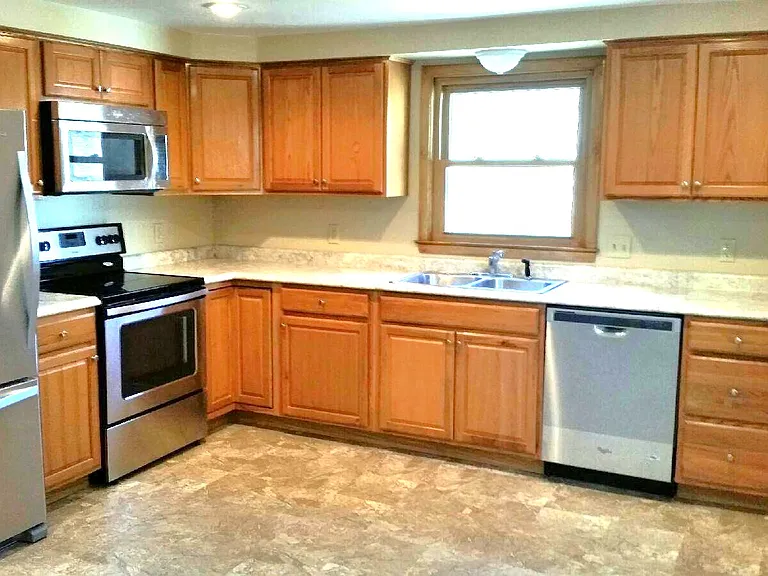 93 Foster Ct — Photo 3