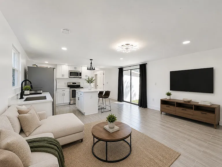 6920 Delano Ave — Photo 5