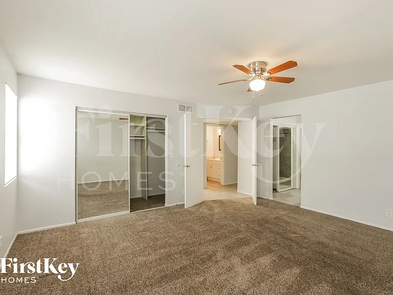 9631 N 35th Dr — Photo 9