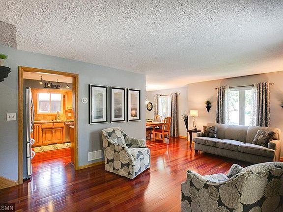 2nd image of 550 121st Ln NE