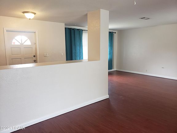 3rd image of 317 Navajo Ave