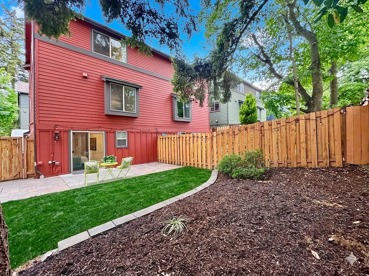 3 bed, 1650 sqft, $3,450 — Photo 2