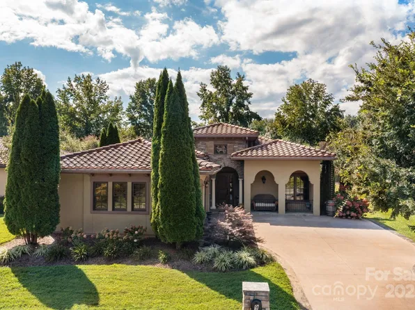 9 Pacifico Dr, Asheville, NC 28806