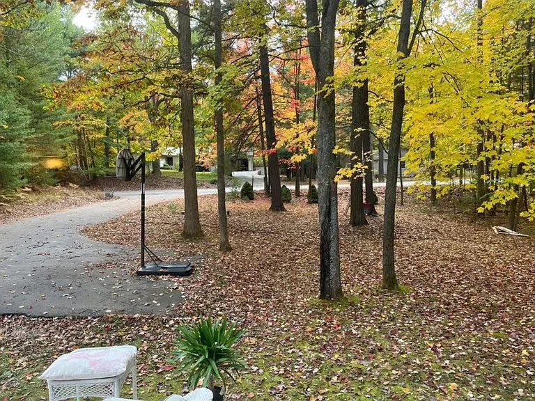 N Spider Lake Rd — Photo 1
