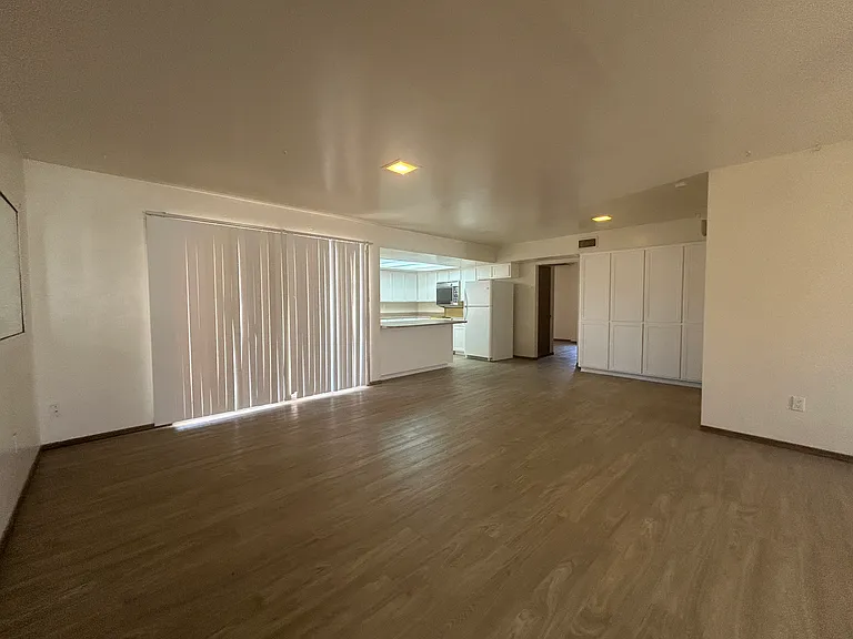 2141 E Manhatton Dr — Photo 11