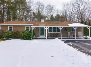 3 Forest Dr, Hubbardston, MA 01452