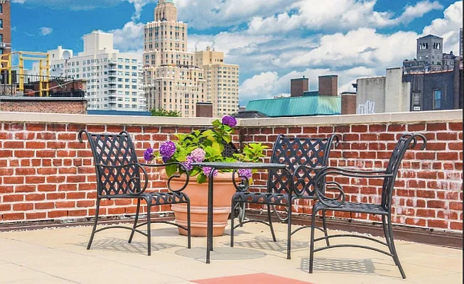 Rented by Compass | media 27