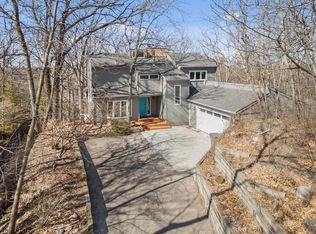 14713 Minnehaha Pl, Wayzata, MN 55391