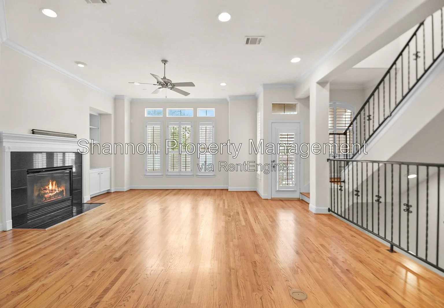 3 bed, 3.5 bath, 2355 sqft, $3,100 — Photo 1